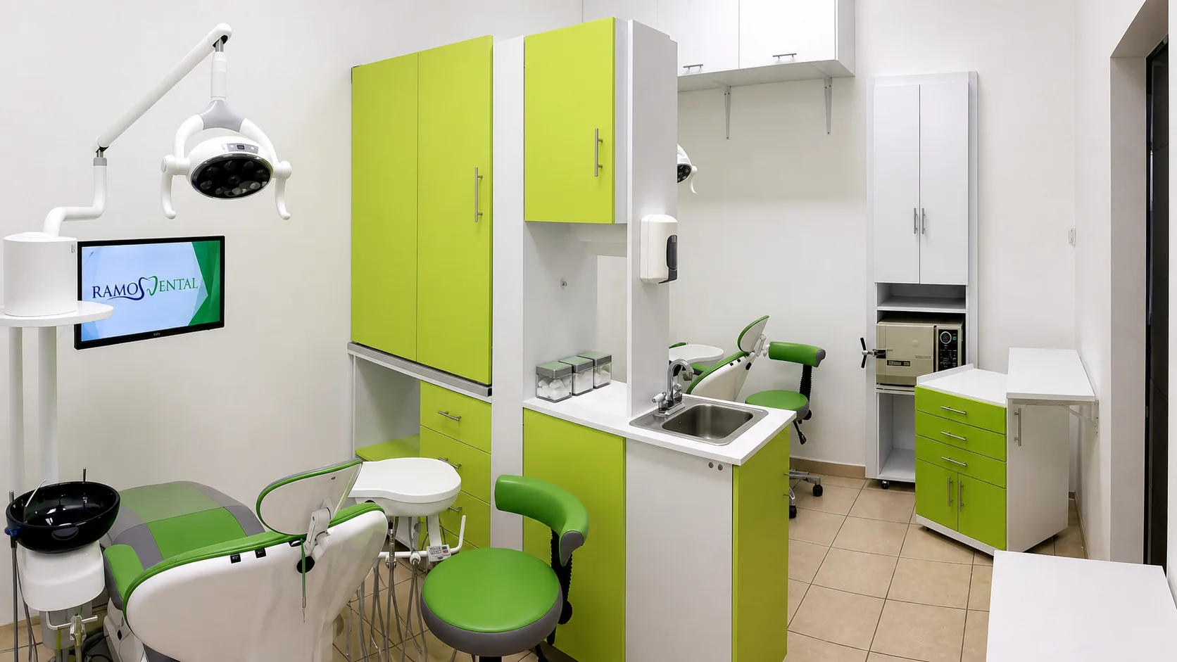 Interior of a Ramos Dental treatment room in Nuevo Progreso.